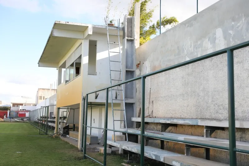 Estádio Manoel José Viana de Sá passa por obras de modernização e reestruturação